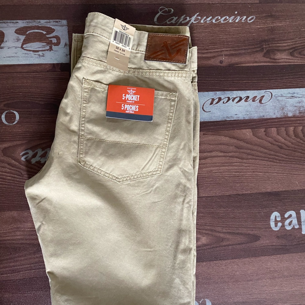 Dockers NWT